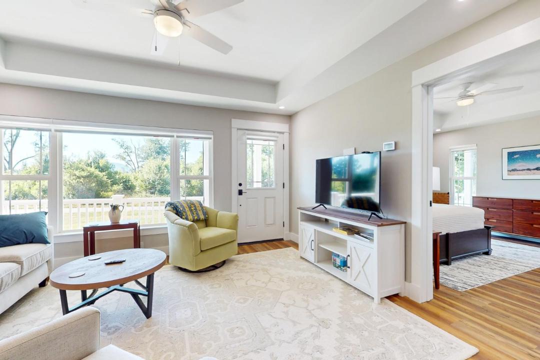 Photo of Livingroom in Pilot Mountain