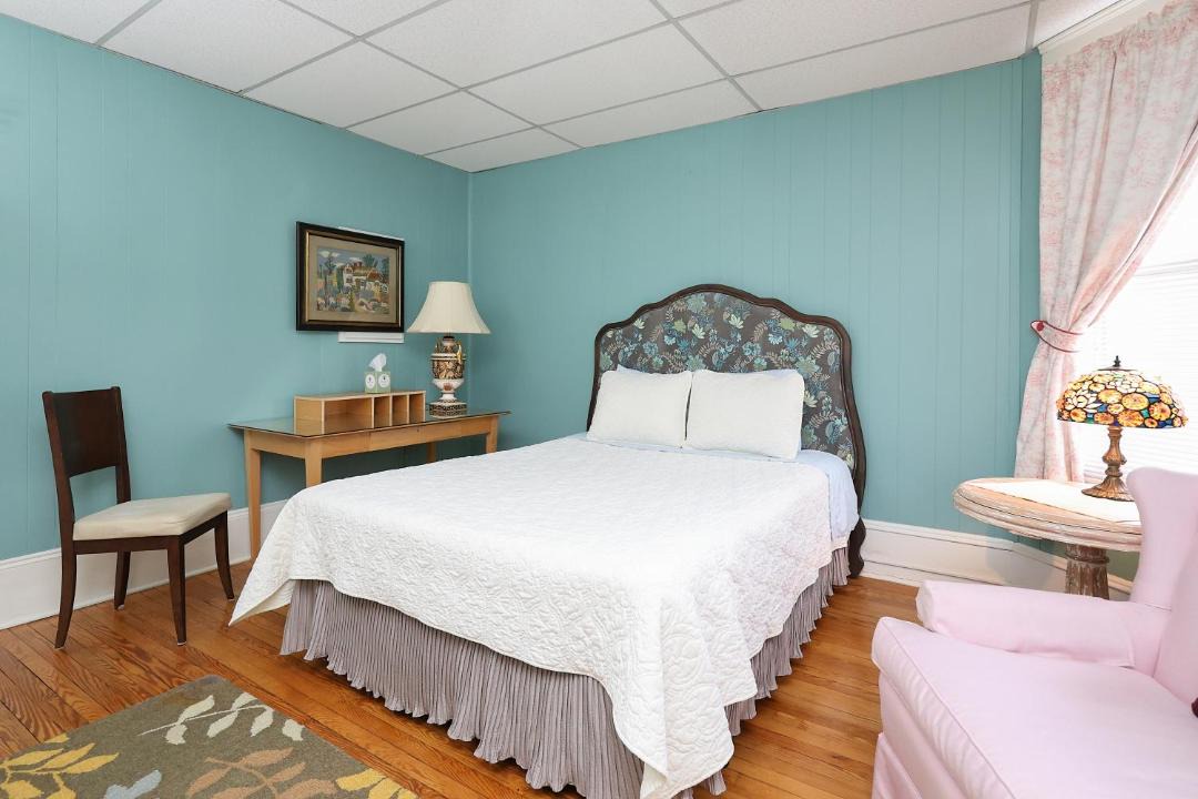 Photo of Bedroom in Lindley Park