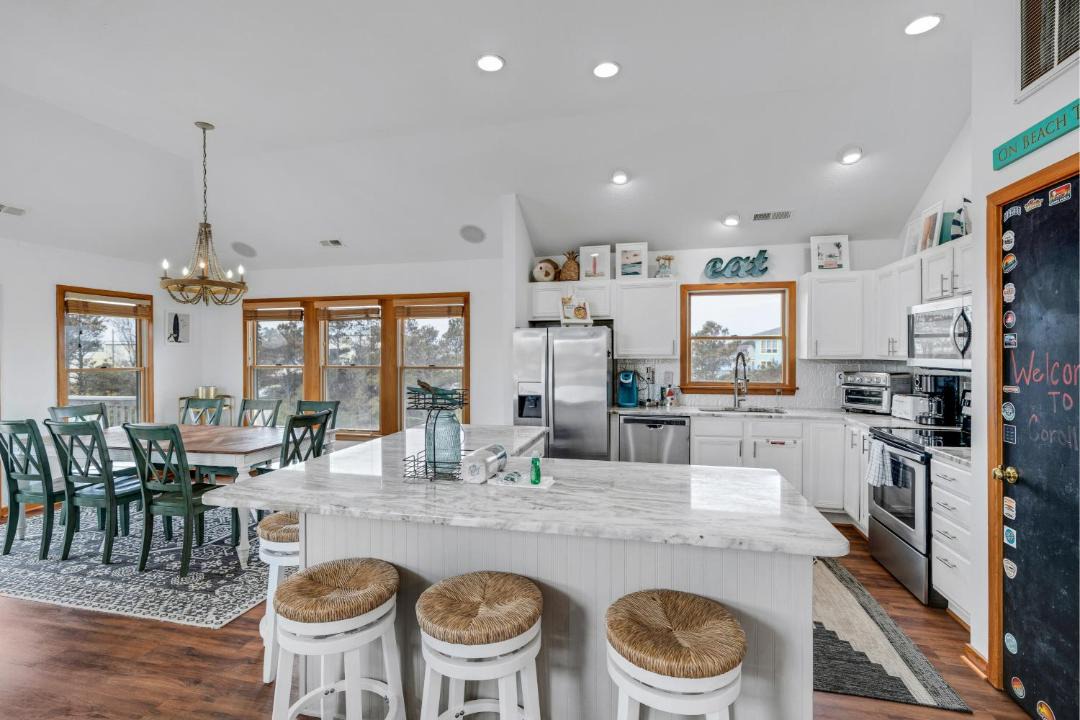 Photo of Others in Whalehead Beach