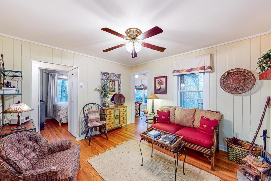 Photo of Livingroom in Mirror Lake