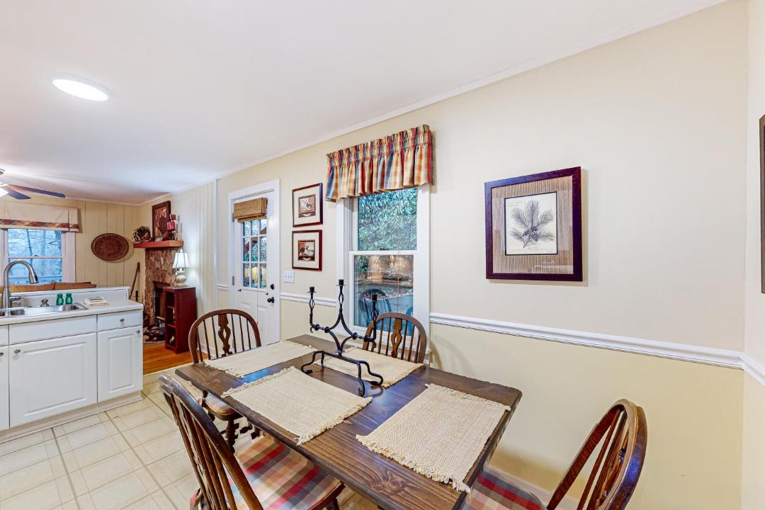 Photo of Livingroom in Mirror Lake