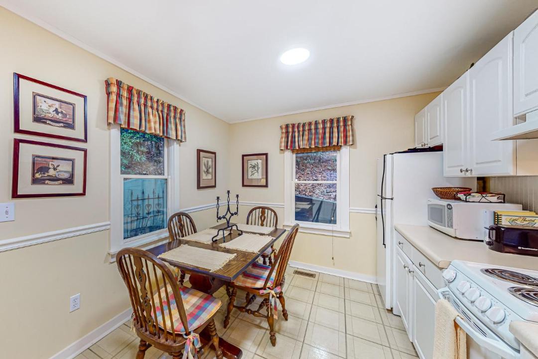 Photo of Livingroom in Mirror Lake