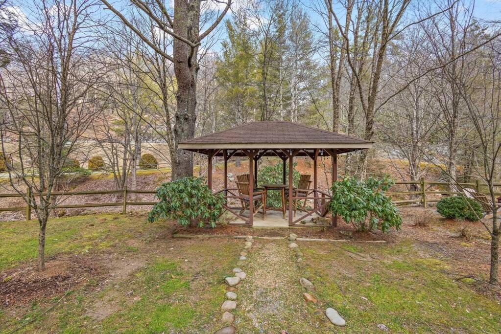 Photo of Others in Blowing Rock
