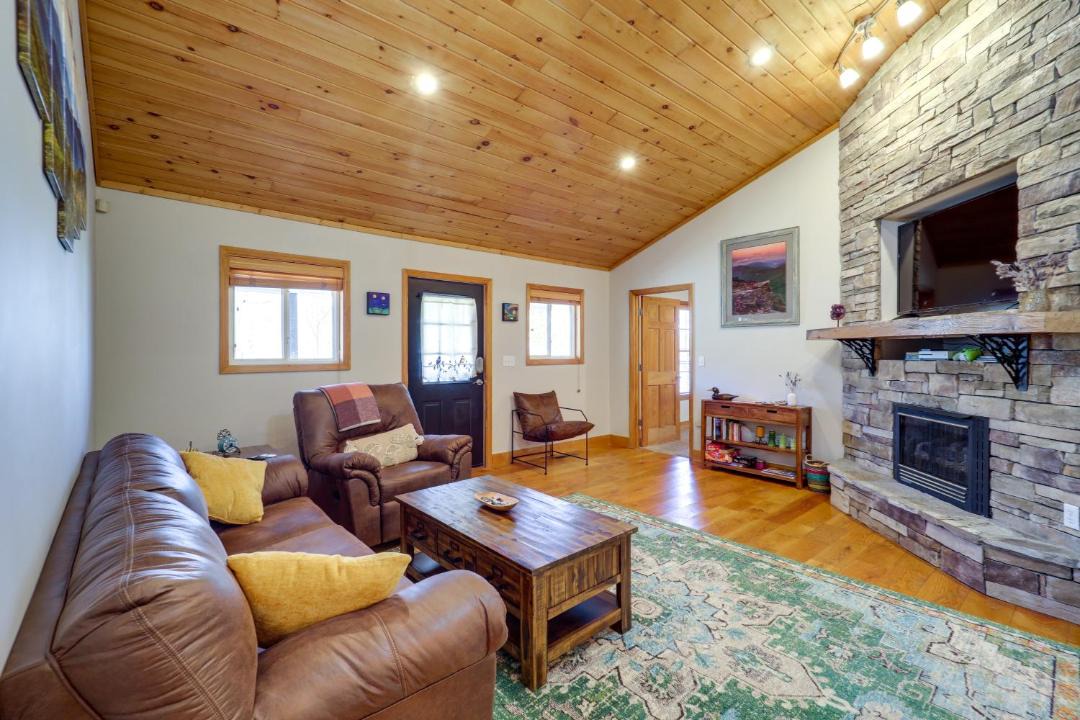 Photo of Livingroom in Spruce Pine