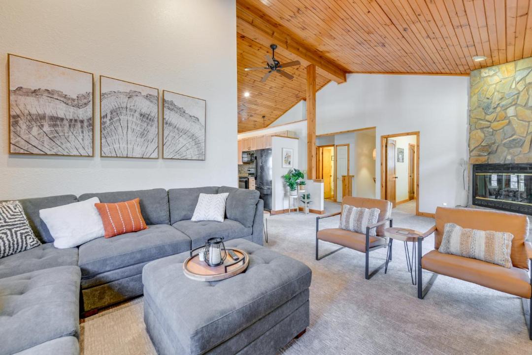 Photo of Livingroom in Waynesville