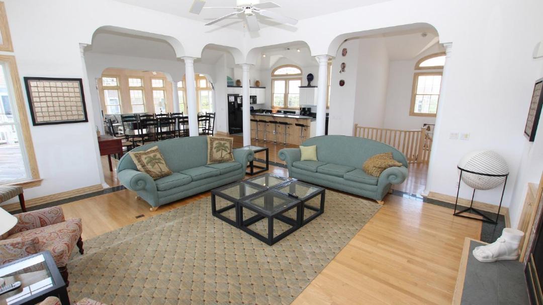 Photo of Livingroom in Pine Island