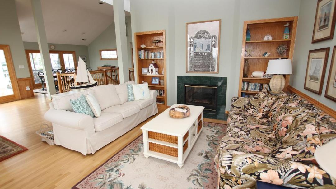 Photo of Livingroom in Pine Island