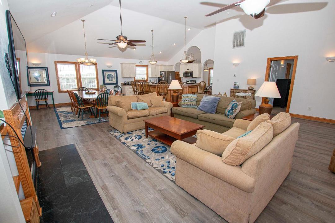 Photo of Livingroom in Pine Island