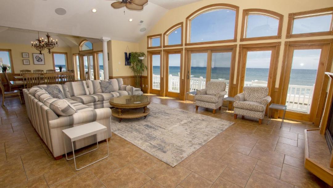 Photo of Livingroom in Whalehead Beach