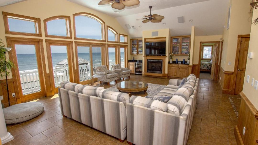 Photo of Livingroom in Whalehead Beach