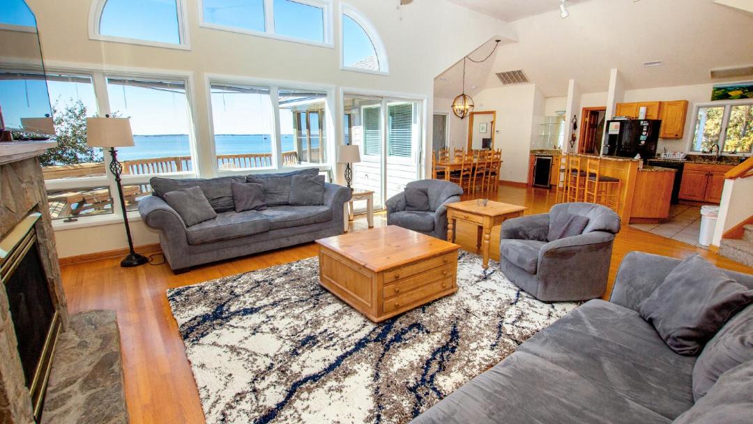Photo of Livingroom in Monteray Shores