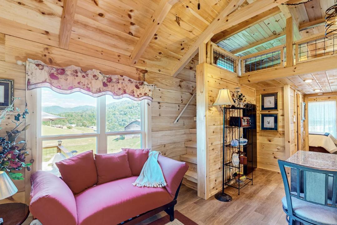 Photo of Livingroom in Mars Hill