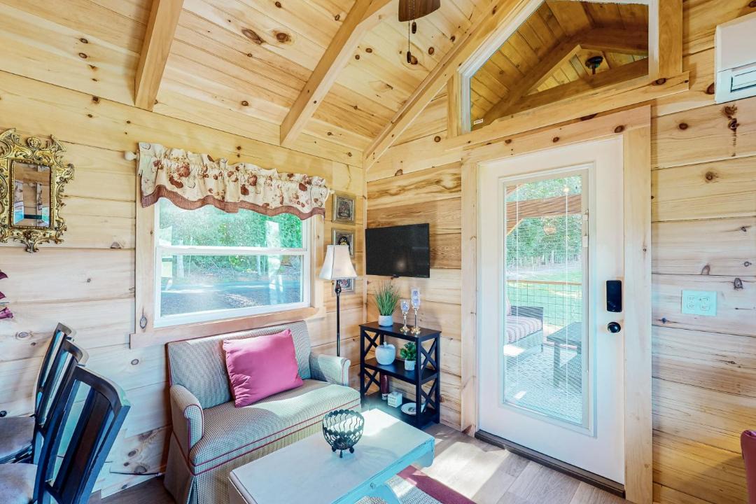 Photo of Livingroom in Mars Hill