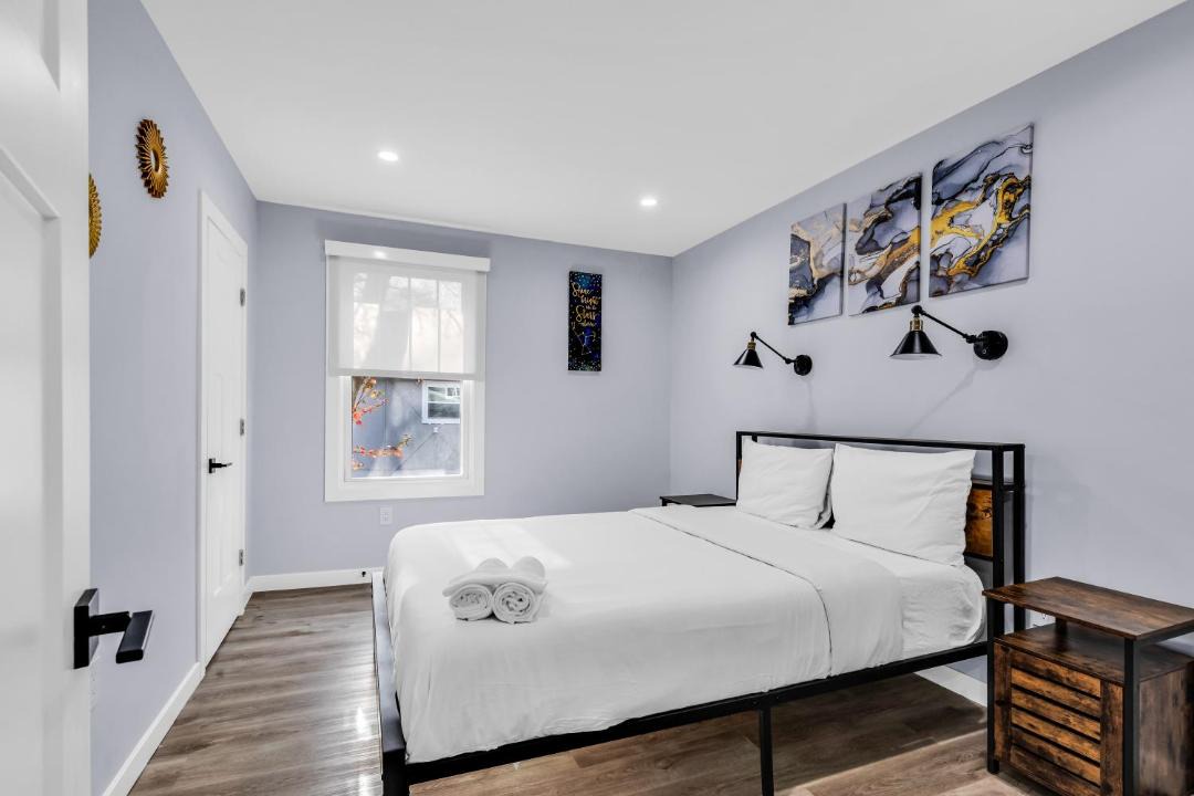 Photo of Bedroom in Villa Heights