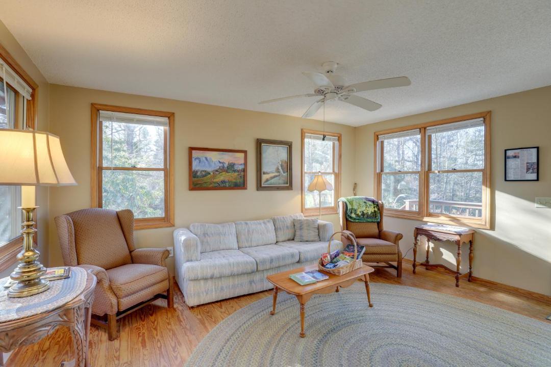 Photo of Livingroom in Burnsville