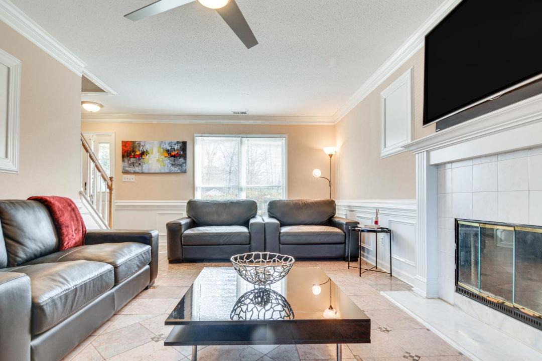 Photo of Livingroom in Northeast Raleigh