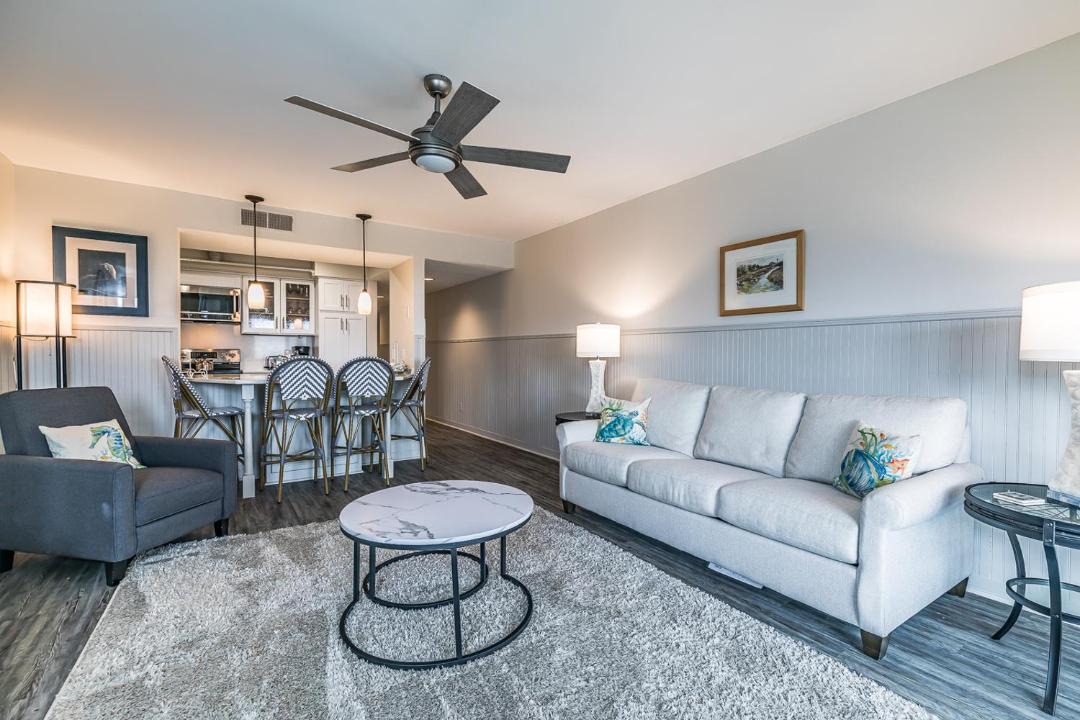 Photo of Livingroom in Oceanmarsh Subdivision