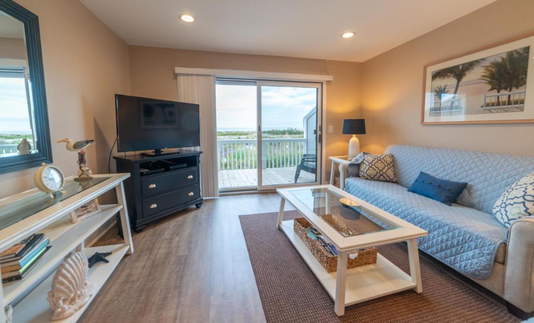Photo of Livingroom in Oceanmarsh Subdivision