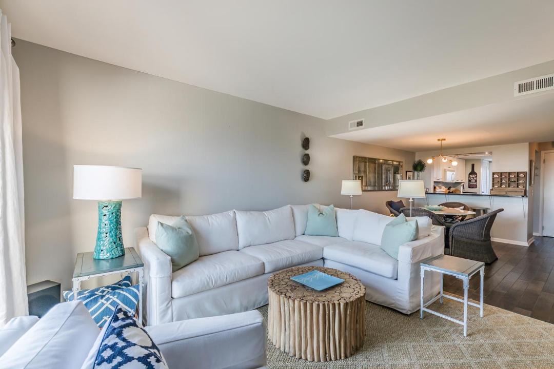 Photo of Livingroom in Oceanmarsh Subdivision