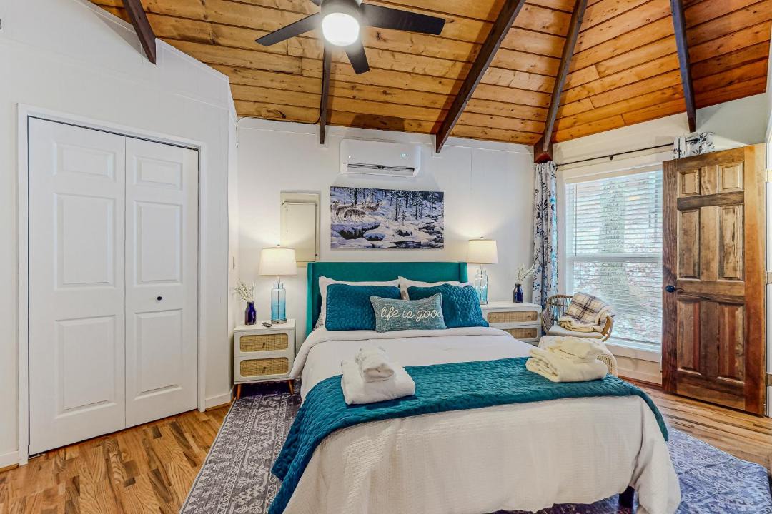 Photo of Bedroom in Beech Mountain