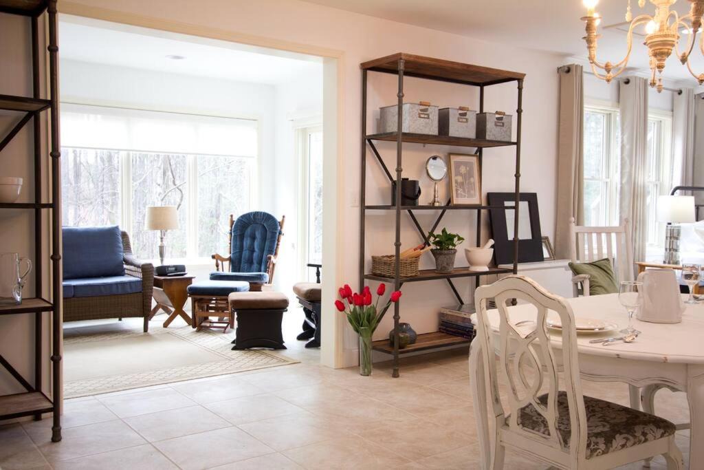Photo of Livingroom in Asheville
