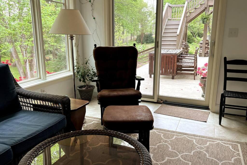 Photo of Livingroom in Asheville