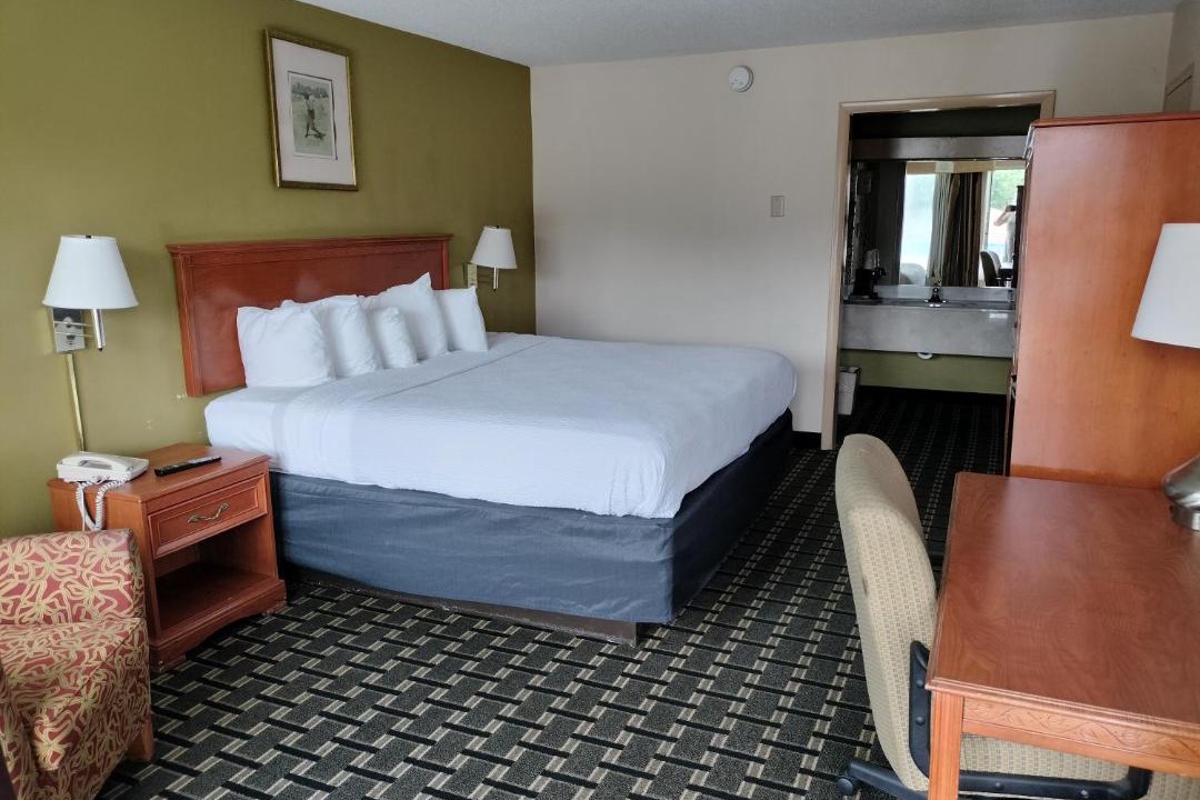 Photo of Bedroom in West Southern Pines