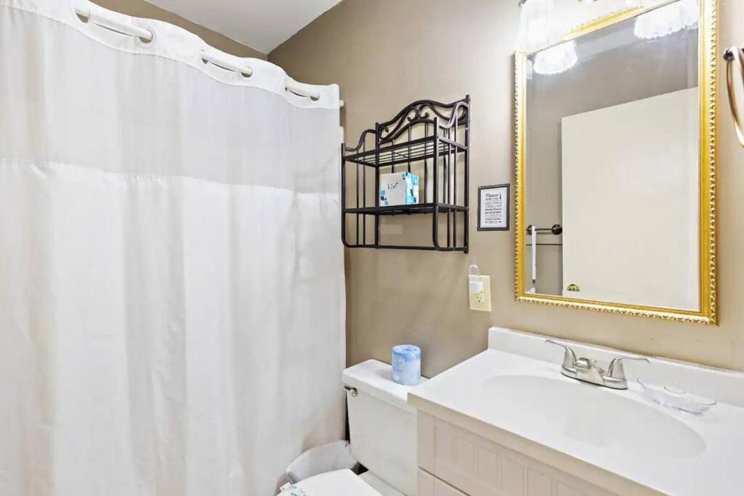 Photo of Bathroom in Blowing Rock