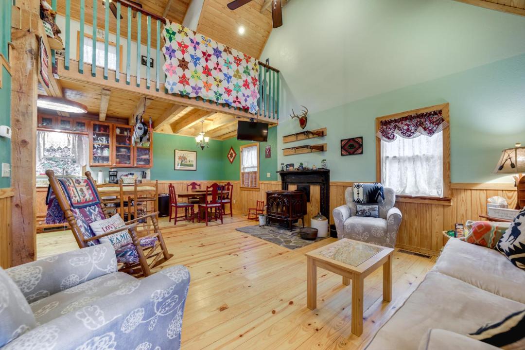 Photo of Livingroom in Robbinsville