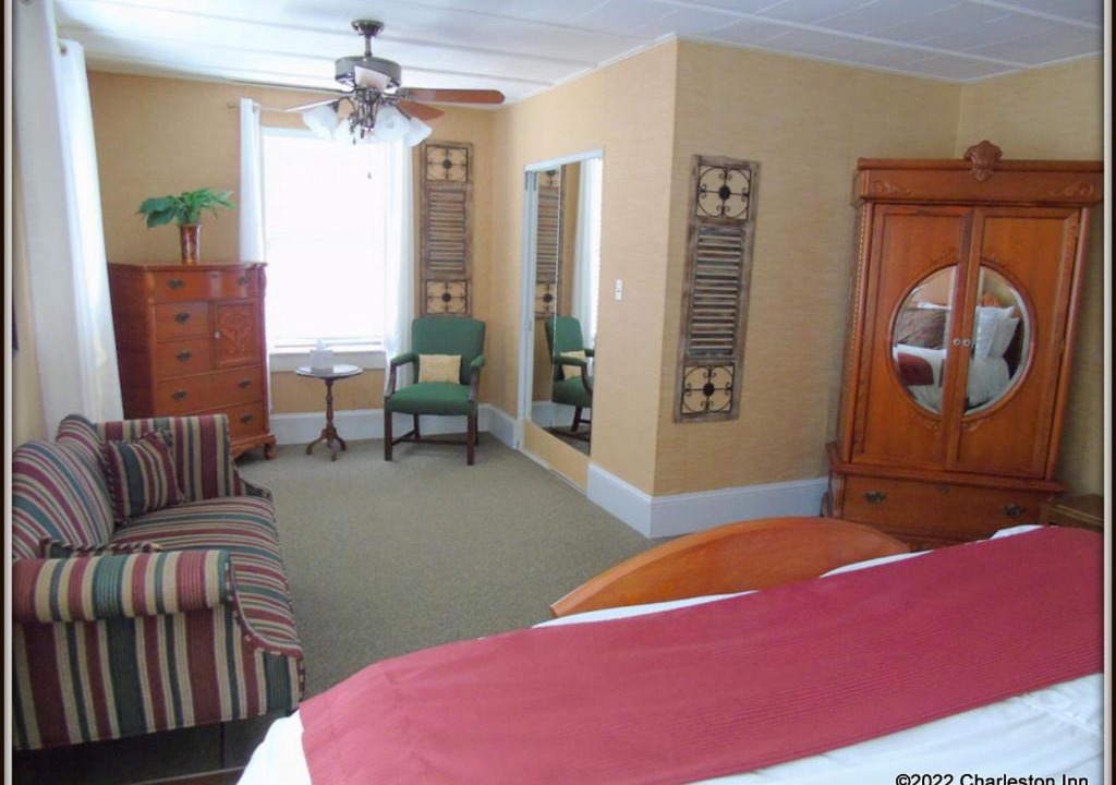 Photo of Bedroom in Hendersonville