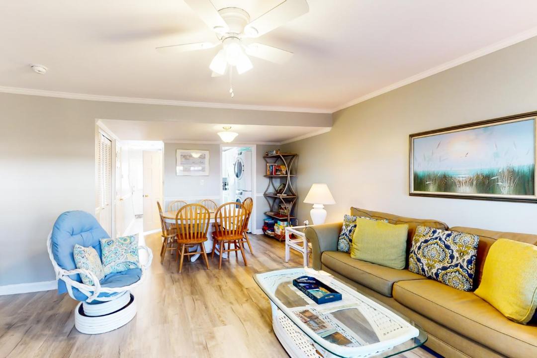 Photo of Livingroom in Pine Knoll Shores