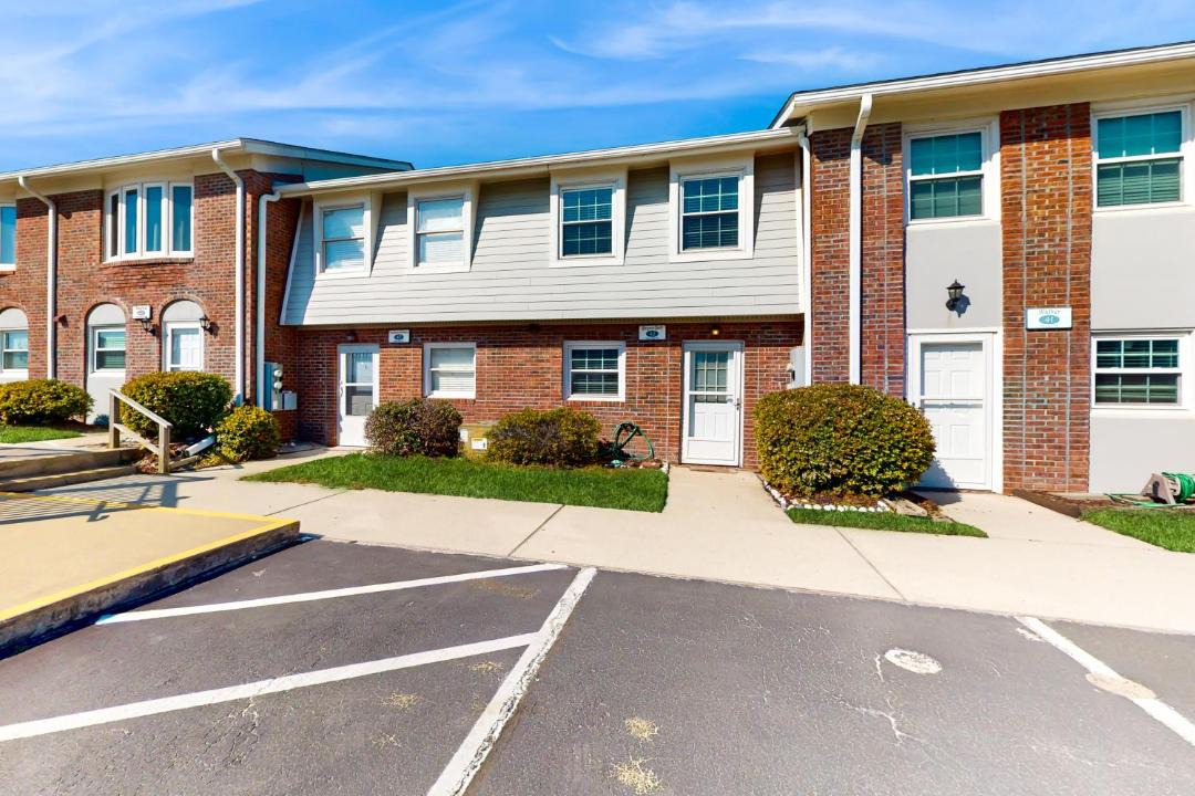 Photo of Buildings in Pine Knoll Shores