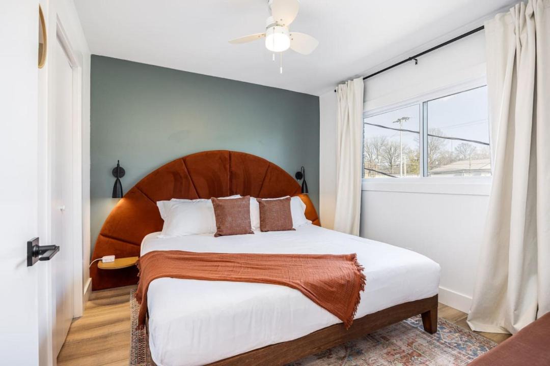 Photo of Bedroom in Hillsboro Village