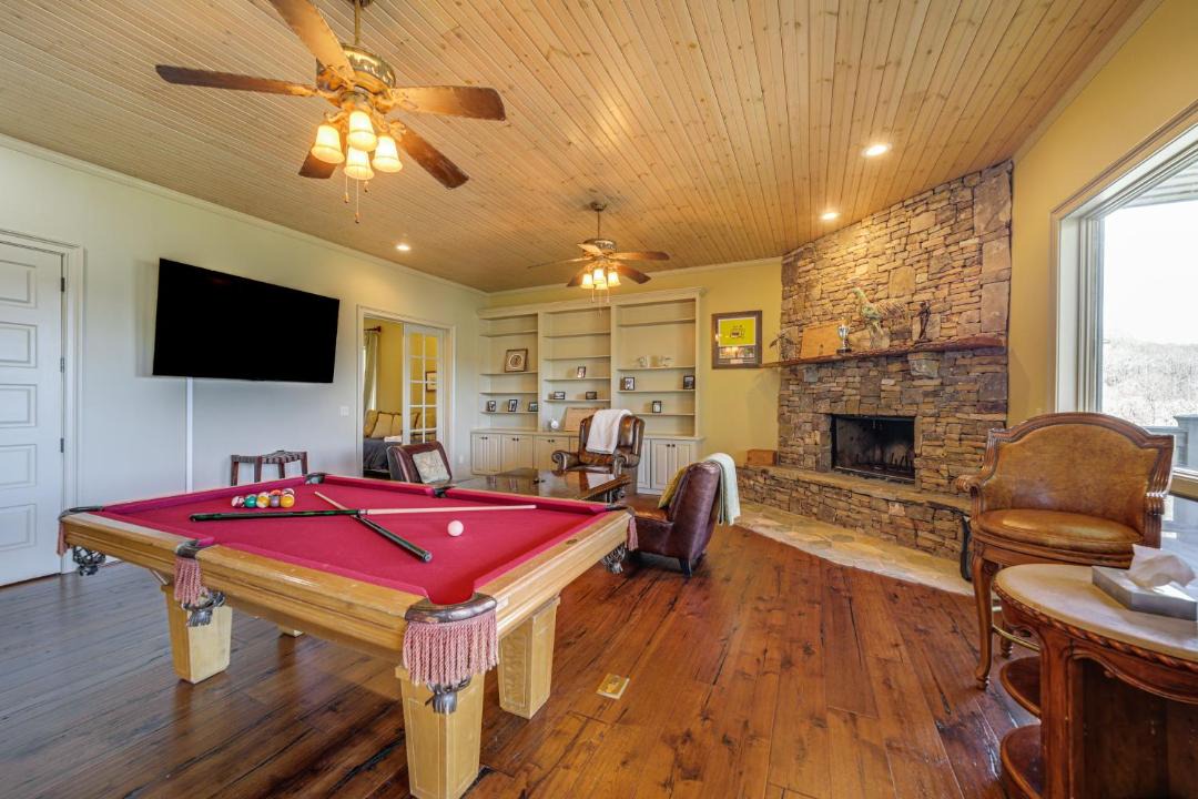 Photo of Livingroom in Cullowhee