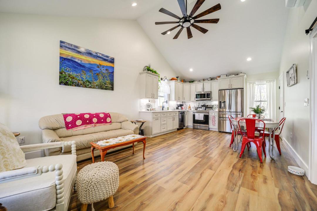 Photo of Livingroom in Canton