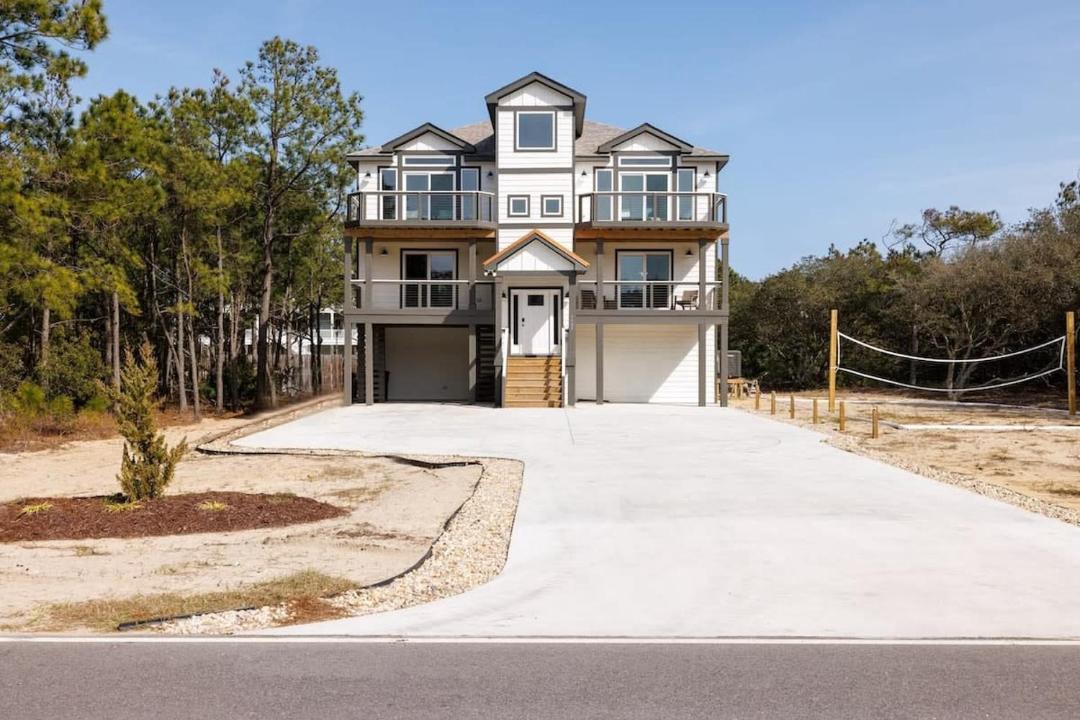 Photo of Buildings in Whalehead Beach