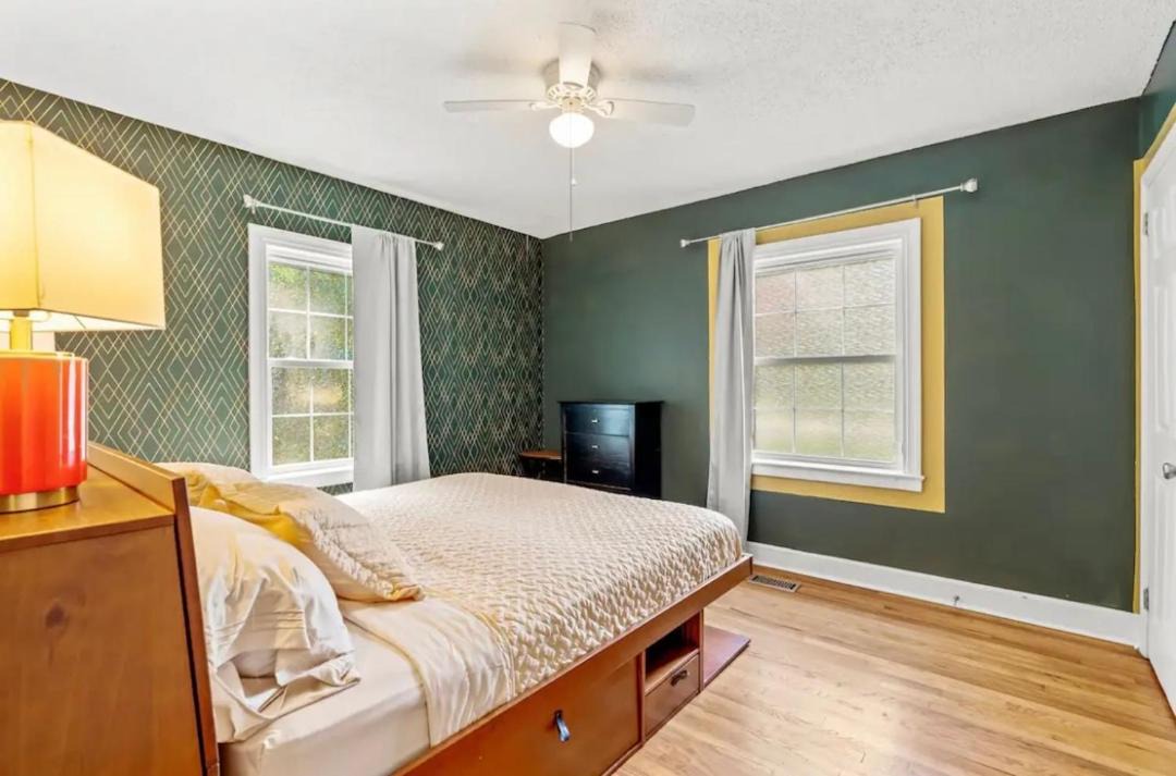 Photo of Bedroom in Old Irving Park