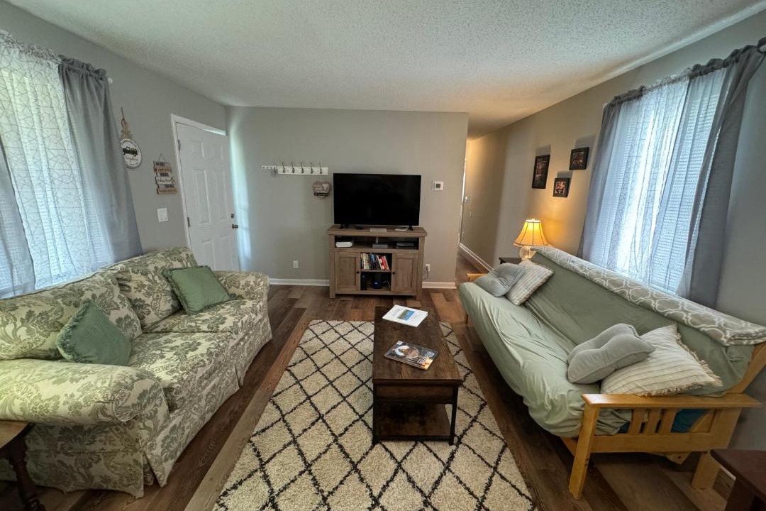 Photo of Livingroom in Fairview