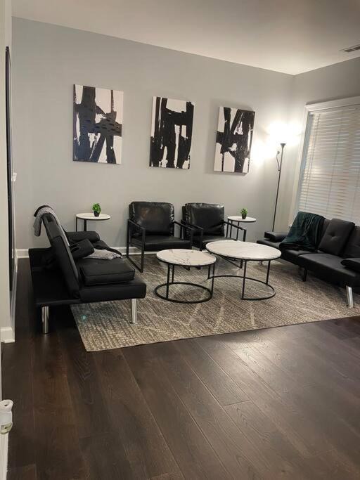 Photo of Livingroom in Southwest Raleigh