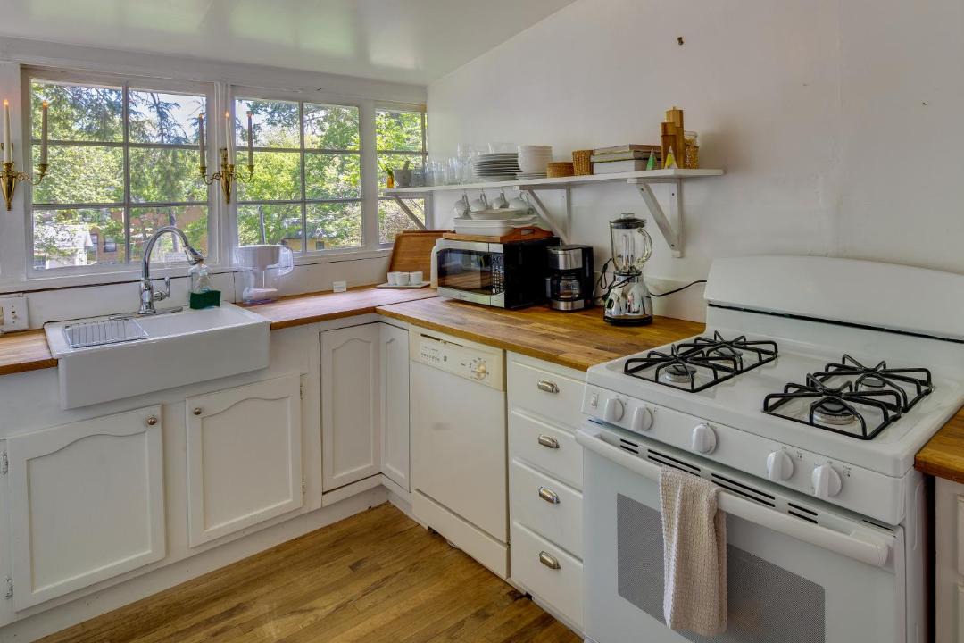 Photo of Kitchen in West Side Historic District