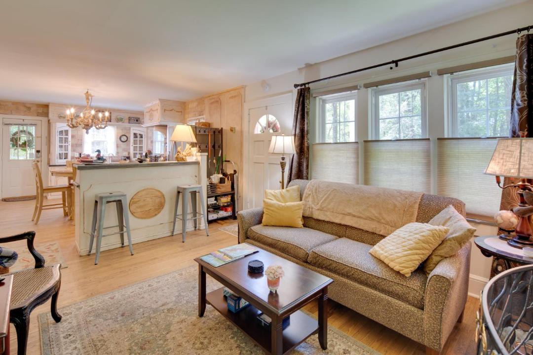 Photo of Livingroom in Royal Pines