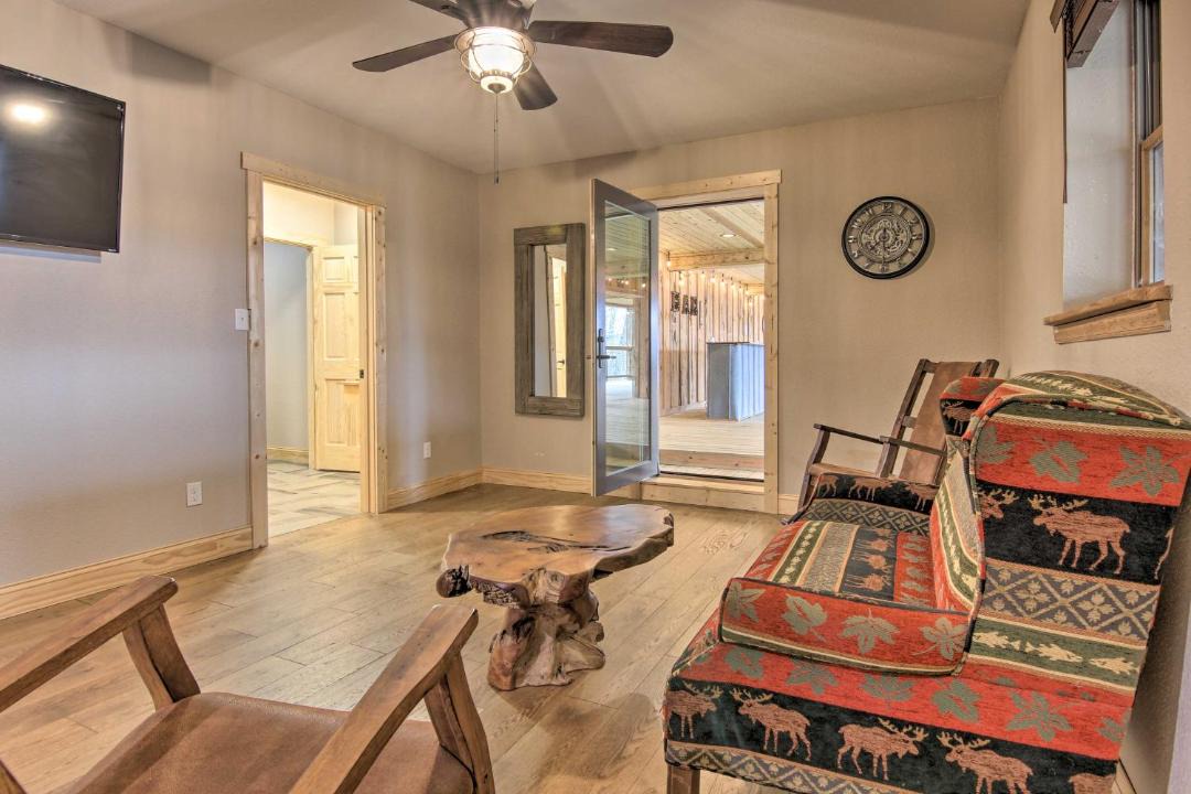 Photo of Livingroom in Marshall
