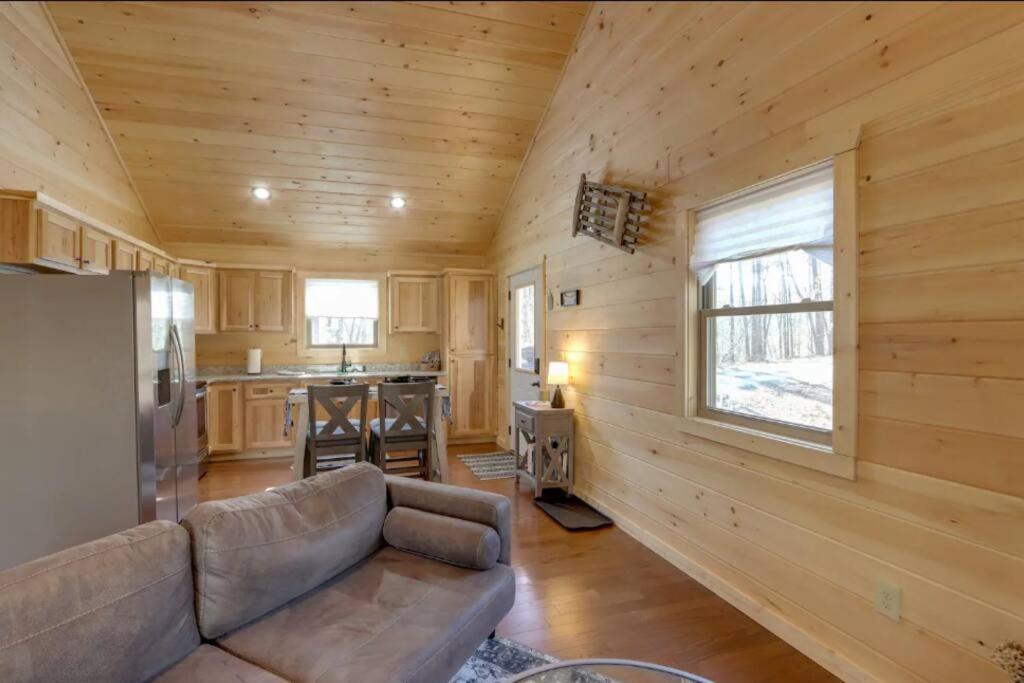 Photo of Livingroom in Murphy
