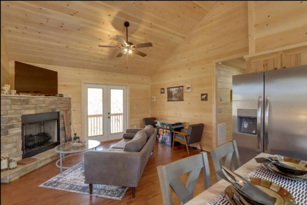 Photo of Livingroom in Murphy