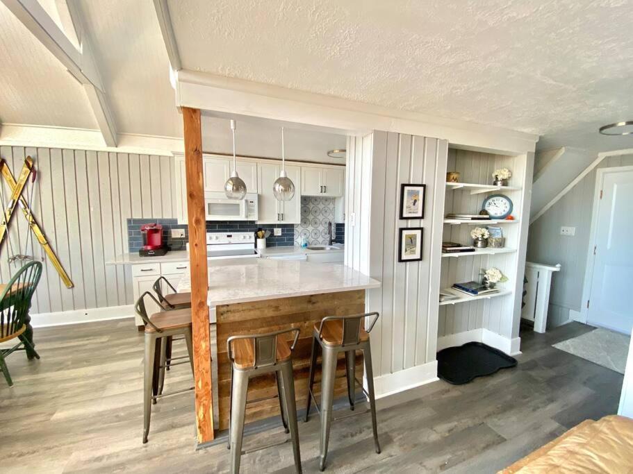 Photo of Livingroom in Beech Mountain