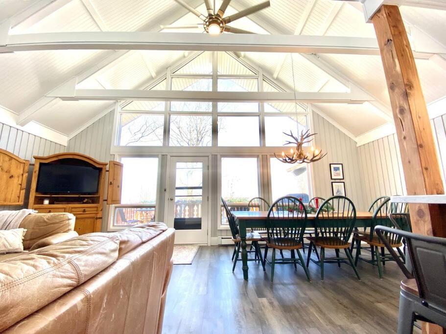 Photo of Livingroom in Beech Mountain