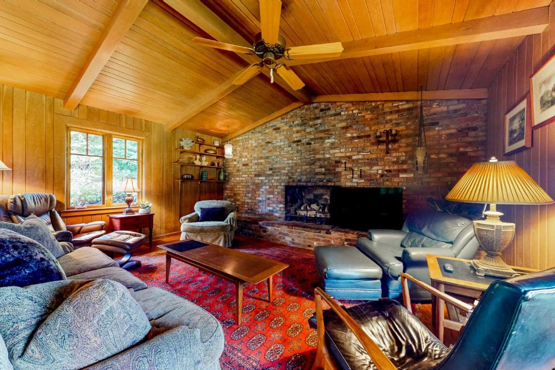 Photo of Livingroom in Flat Rock