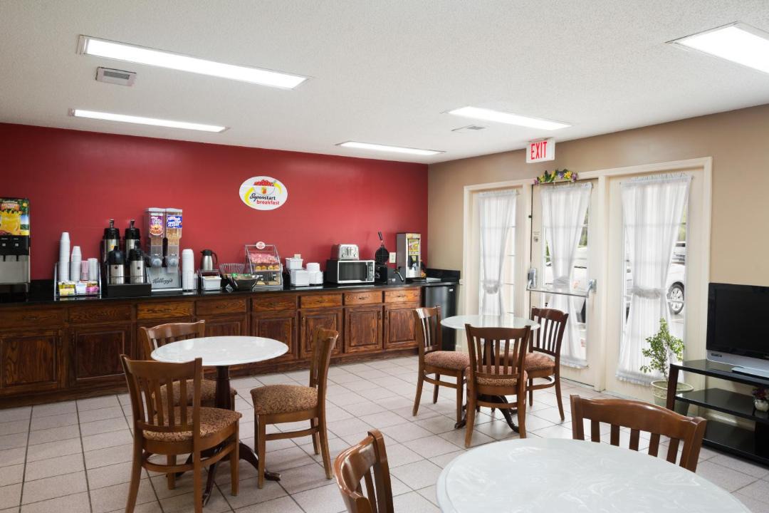 Photo of Livingroom in Garner