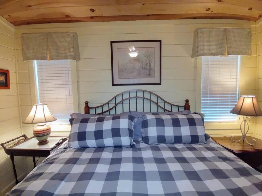 Photo of Bedroom in Bryson City