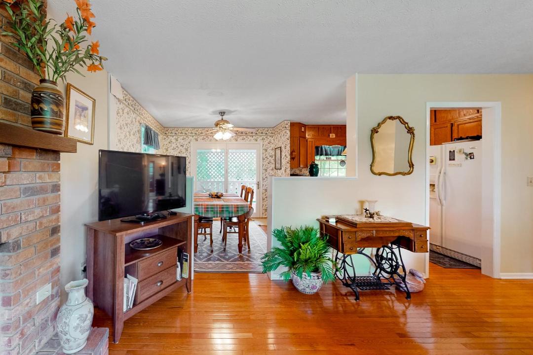 Photo of Livingroom in Lake Junaluska